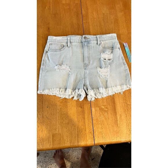 Tinseltown High Rise Frayed Trim Distressed Jean Shorts new Size 30 - Picture 2 of 10
